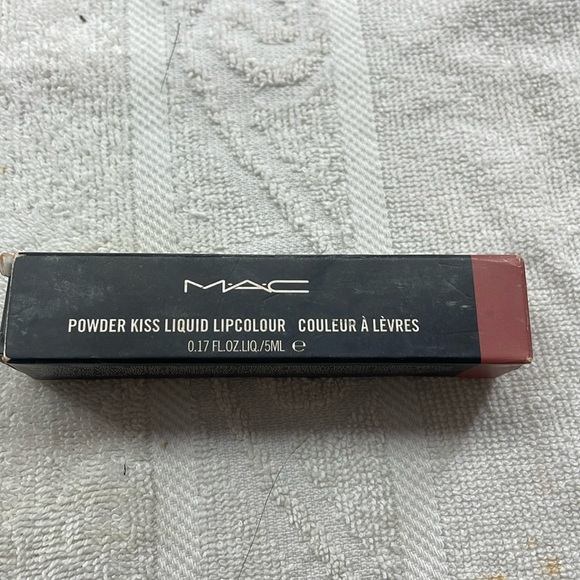 New in  box MAC Powder Kiss liquid lip color. size 0.17 Fl oz. - Picture 1 of 4